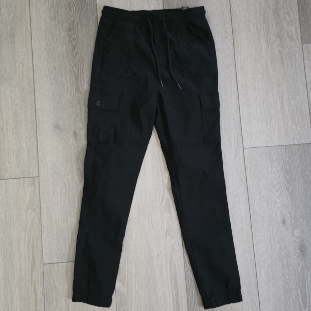 Almost Famous Black Cropped Ankle Pants